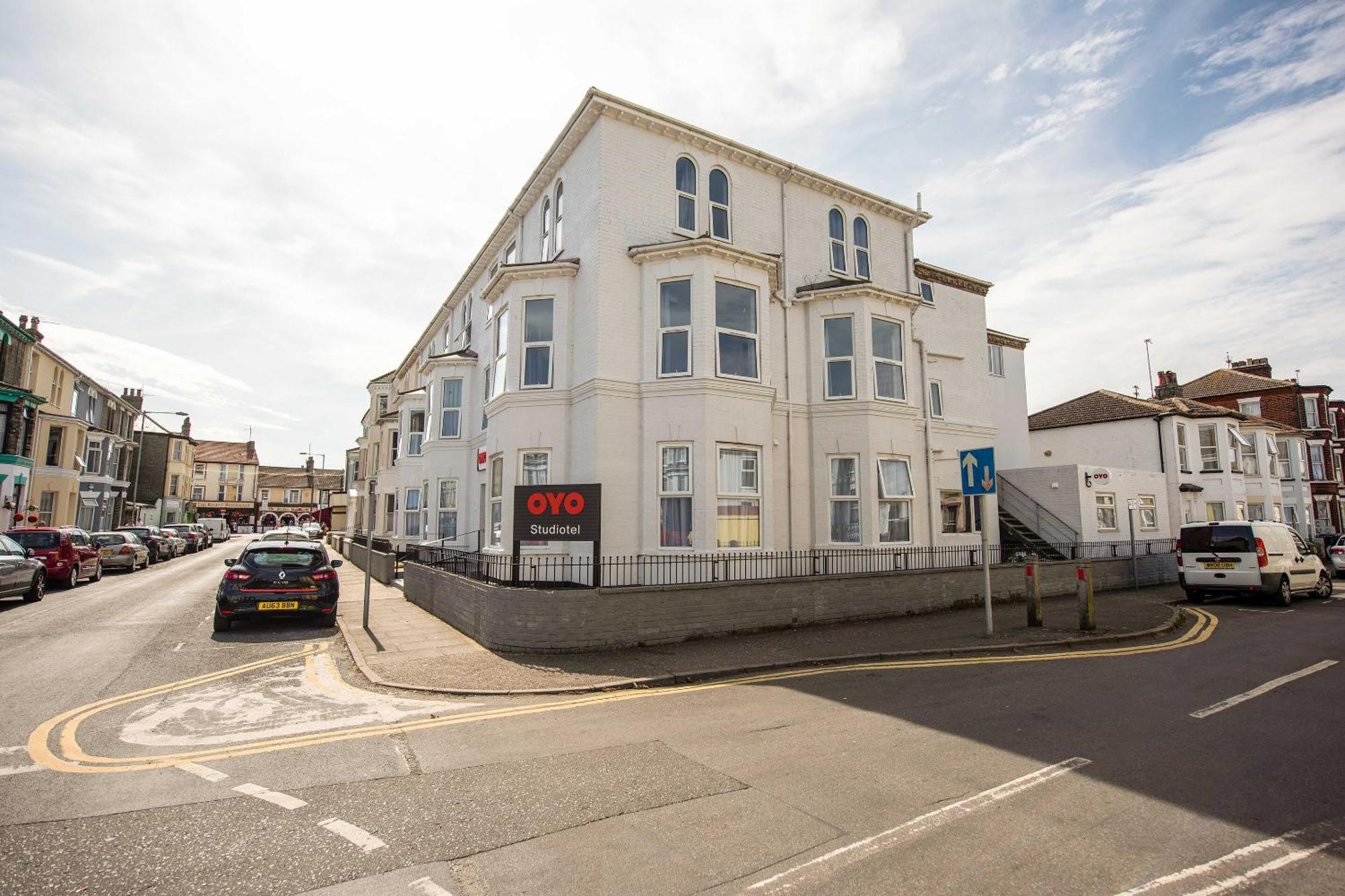 Oyo Studiotel Gy - Modern Hotel Apartments Great Yarmouth Ngoại thất bức ảnh